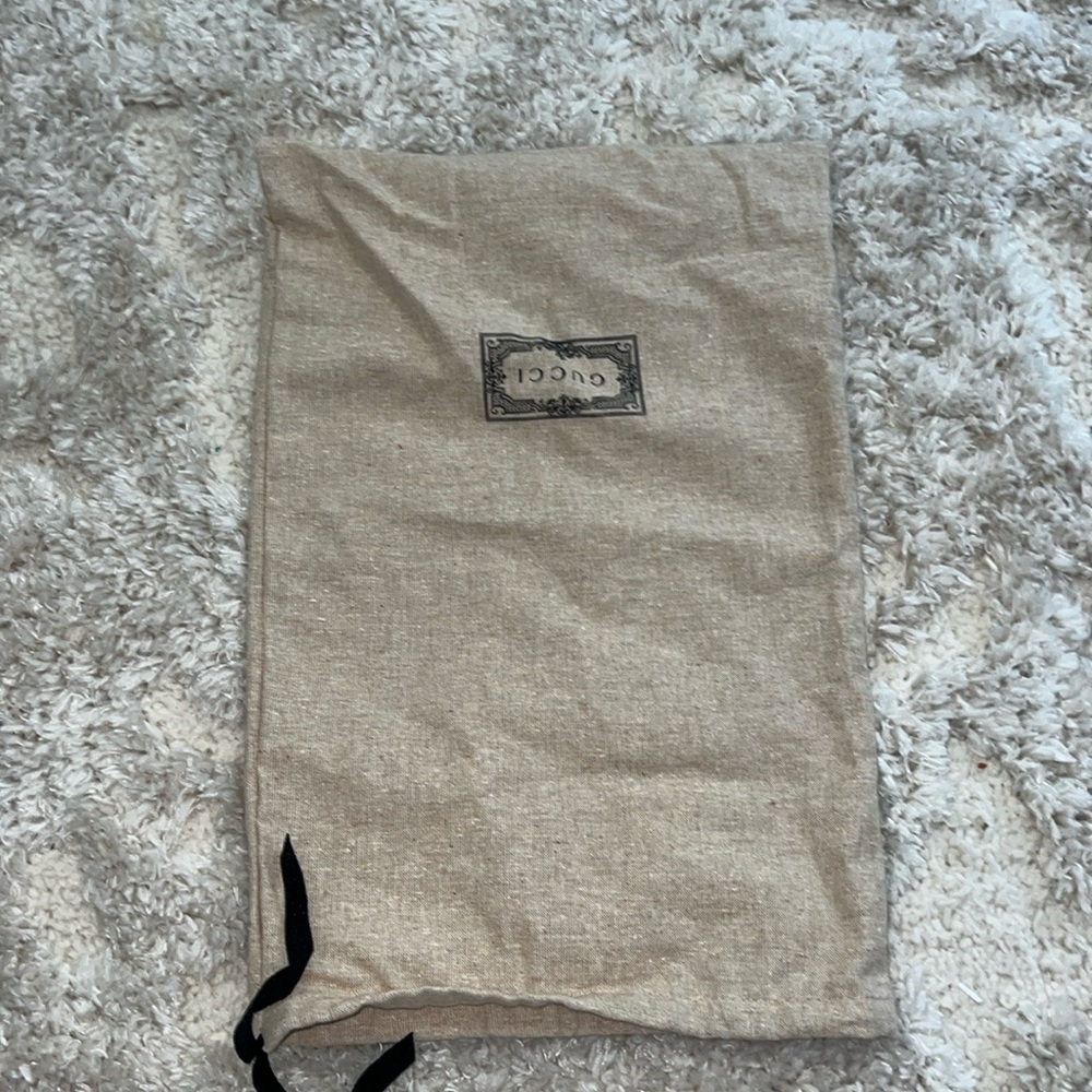 Gucci medium dust bag